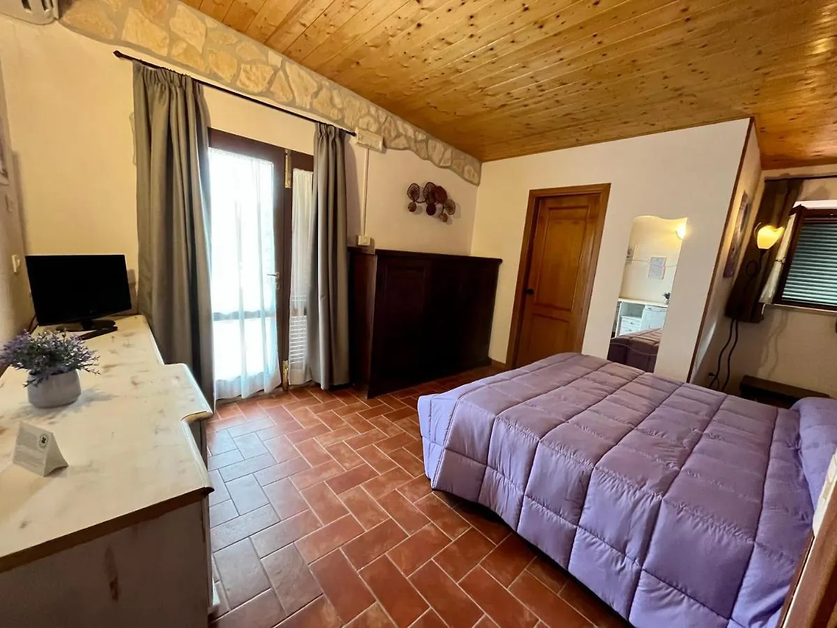 ベッド・アンド・ブレックファスト Agriturismo Poggio Del Drago モンテメラノ